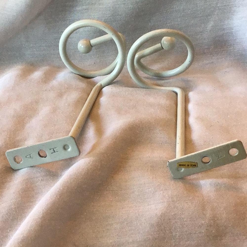Retro 1980s curtain tiebacks - Picture 2 of 3
